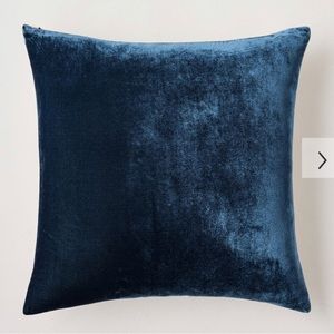West elm 2 lush velvet pillow cover in regal blue 20 by 20 covers only